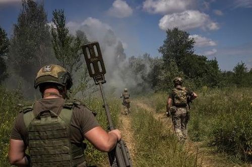 Sử dụng thiết bị rà phá bom mìn của phương Tây, Ukraine 'tiến thoái lưỡng nan'