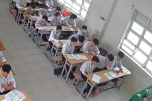 Kiến nghị không kỷ luật thầy dạy Văn mắng học sinh 'đầu trâu, đầu chó'