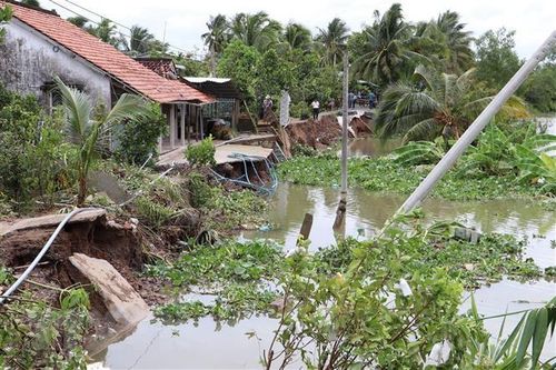 Tiền Giang: Triều cường gây sạt lở nặng, đe dọa cuộc sống người dân