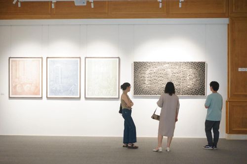 Khai mạc triển lãm 'Nghệ thuật đồ họa - Từ dân gian đến đương đại'
