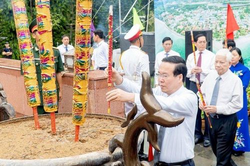 Chủ tịch nước Võ Văn Thưởng viếng Nghĩa trang Hàng Dương, Côn Đảo