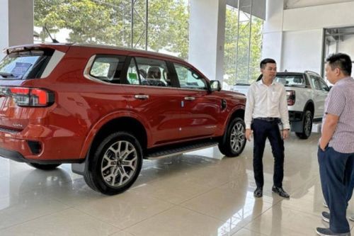 Thị trường ô tô ế ẩm, người mua xe trở lại vai 'thượng đế'