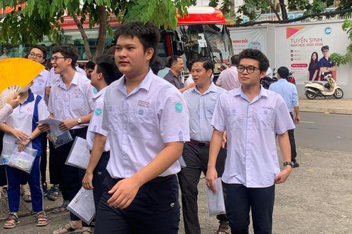 Sau khi biết điểm thi tốt nghiệp THPT, thí sinh cần làm gì?