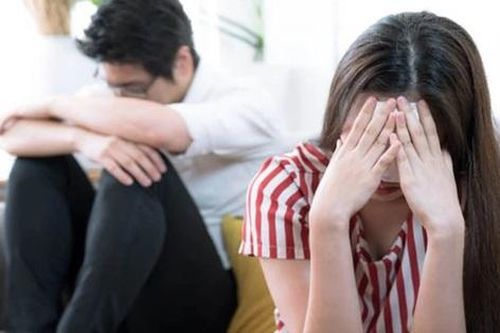 Bạn trai đòi chia tay nếu tôi nghỉ việc