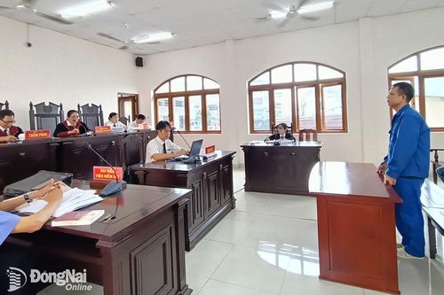 Nhậu say, chém người, lãnh 13 năm tù
