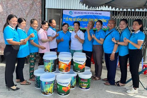 Ra mắt mô hình 'Tổ phụ nữ đồng hành cùng môi trường'