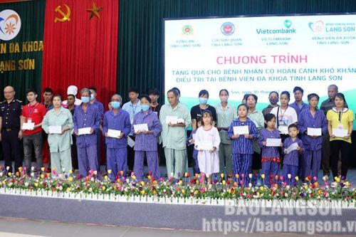 Công an tỉnh phối hợp tổ chức chương trình giao lưu thể thao và hoạt động an sinh xã hội