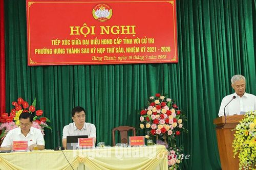Đồng chí Giám đốc Công an tỉnh Phạm Kim Đĩnh tiếp xúc cử tri phường Hưng Thành