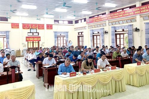 Ủy ban MTTQ tỉnh tuyên truyền nhân dân thực hiện BHXH và BHYT tại Na Hang, Lâm Bình
