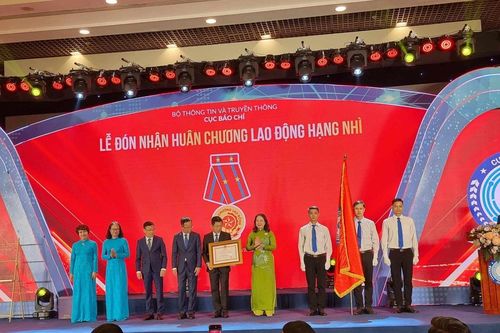 Kỷ niệm 20 năm thành lập Cục báo chí, đón nhận Huân chương Lao động hạng Nhì
