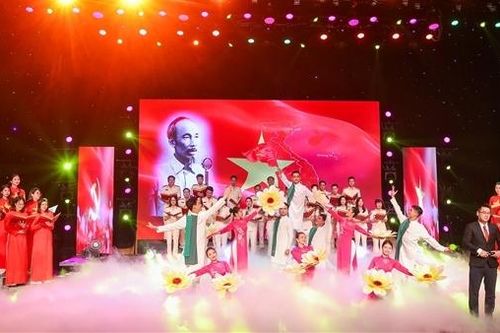 Tưng bừng Liên hoan nghệ thuật quần chúng Cục Truyền thông CAND lần thứ Nhất
