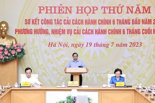 Đẩy mạnh cải cách hành chính: 'việc gì có lợi cho dân thì ta hết sức làm'