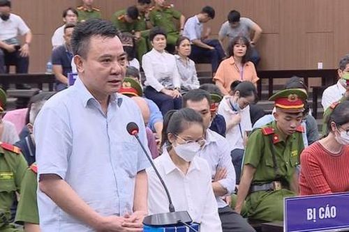 Bị cáo Nguyễn Anh Tuấn bật khóc khi tự bào chữa