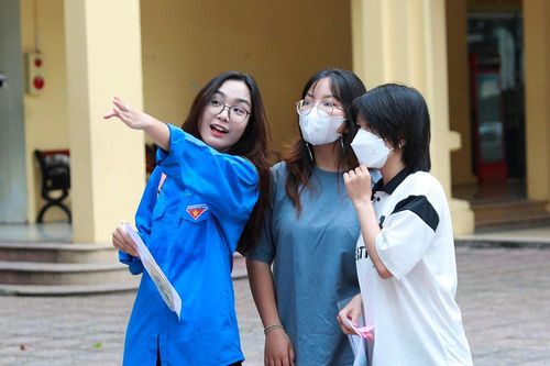 Dự báo điểm chuẩn các ngành khối A giảm 0,5 đến 1 điểm
