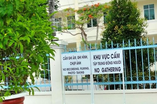 Nhiều cơ quan, đơn vị ở Bạc Liêu phải tháo biển 'cấm quay phim, chụp ảnh'
