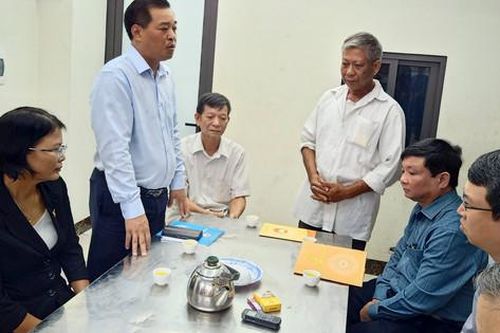 Thăm hỏi, hỗ trợ gia đình nạn nhân vụ hỏa hoạn tại huyện Hoài Đức
