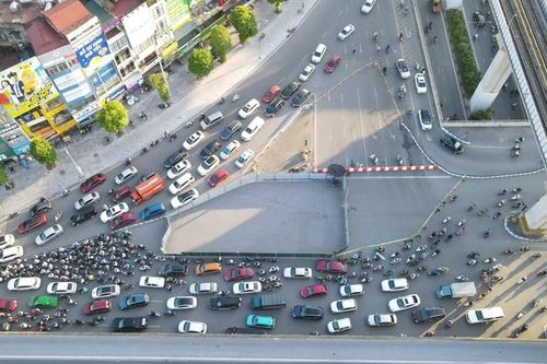 Tiếp tục dựng thêm lô cốt trên đường Nguyễn Xiển