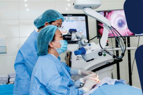 TP Hồ Chí Minh: Nhiều bệnh viện ngừng mổ mắt