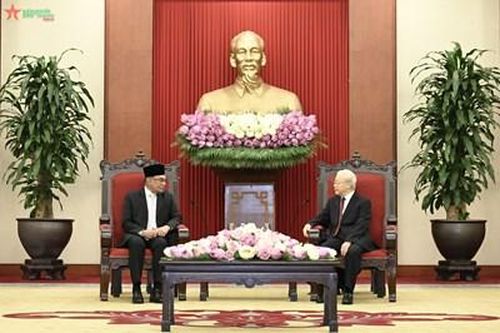 Tổng Bí thư Nguyễn Phú Trọng tiếp Thủ tướng Malaysia Anwar Ibrahim