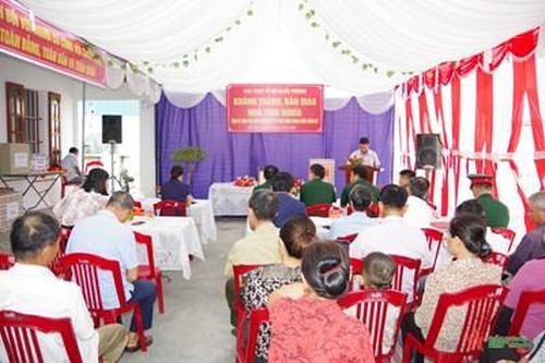 Tỉnh Nam Định bàn giao 2 nhà tình nghĩa tặng gia đình chính sách