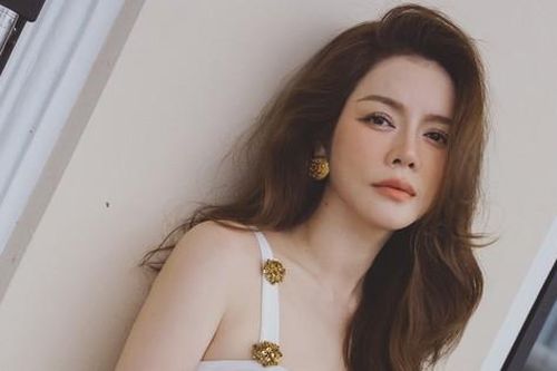 Không 'flex đến hơi thở cuối cùng' nhân ngày sinh nhật, 'nữ hoàng kim cương V-biz' chỉ biết bật khóc