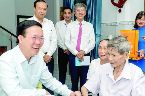 Tri ân các anh hùng liệt sĩ, chiến sĩ cách mạng và đồng bào yêu nước tại Côn Đảo