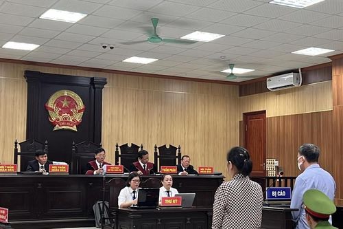 Hoãn phiên tòa xử vụ giám đốc sở 'thông thầu' mua đồ dùng dạy học