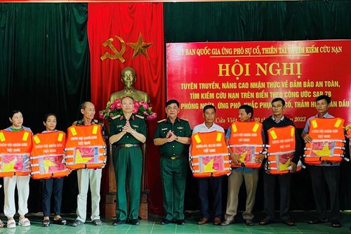 Nâng cao nhận thức về đảm bảo an toàn, tìm kiếm cứu nạn cho ngư dân