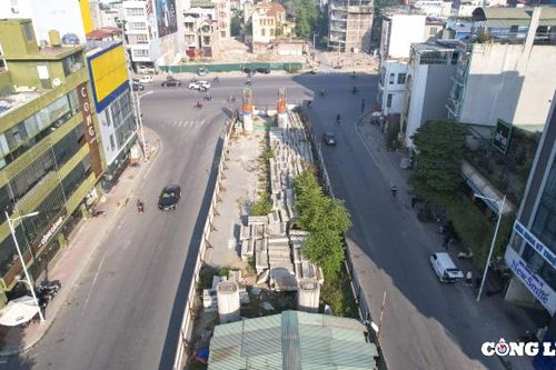 Hà Nội: Phân luồng, tổ chức giao thông nút giao Hồng Tiến - Nguyễn Văn Cừ