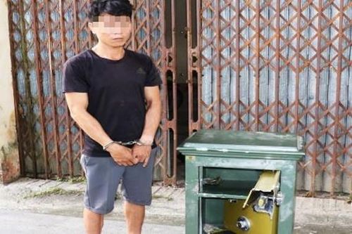 Bắt giữ đối tượng chuyên đập phá két sắt trộm tiền, vàng