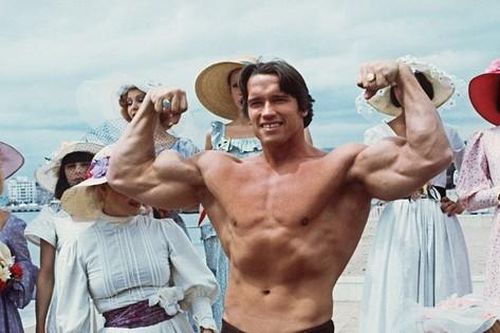 Sự hồi sinh của quần bơi nam siêu nhỏ