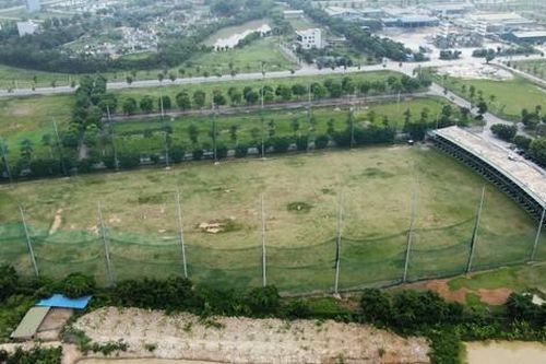 Cận cảnh sân tập golf 'mọc' sai quy hoạch trong KĐT Thanh Hà bị 'vô thừa nhận'