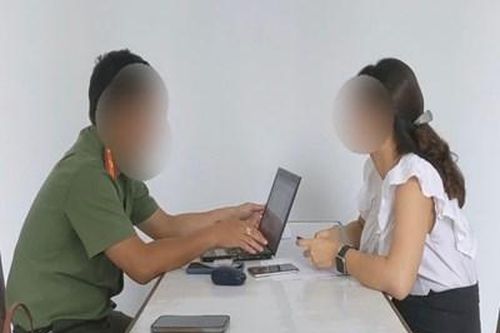 Làm giả hóa đơn chuyển tiền, chiếm đoạt hàng trăm triệu đồng