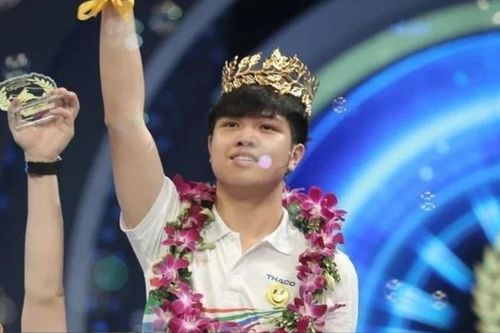 Quán quân Olympia Đặng Lê Nguyên Vũ là thủ khoa khối A01 của Thái Bình