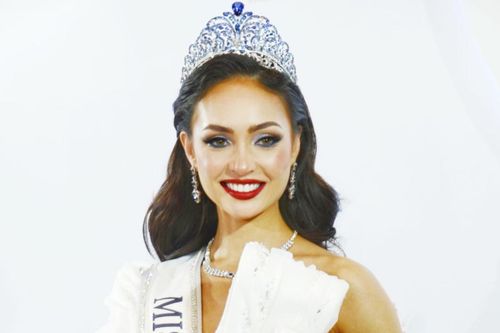 Miss Universe 2022 bị hại bởi lớp make-up quê mùa, nhan sắc phải gánh 'còng lưng'