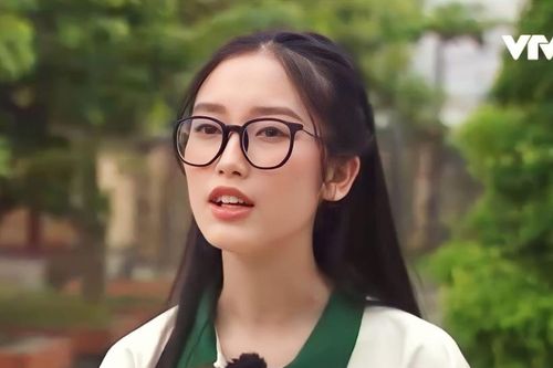 Xuất hiện trên sóng VTV, nữ Thủ khoa gây thương nhớ bởi nhan sắc cực xinh đẹp