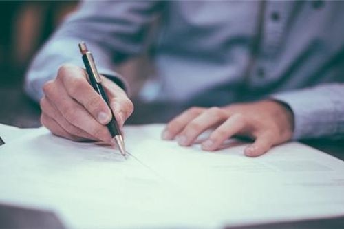 Bồi thường tiền tỷ vì sa thải nhân sự
