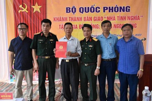 Bàn giao nhà tình nghĩa cho thương binh có hoàn cảnh khó khăn tại huyện Hà Trung