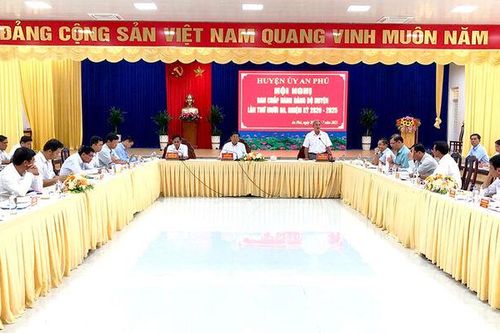 Huyện ủy An Phú phát động phong trào thi đua xây dựng 'Chi bộ bốn tốt', 'Đảng bộ cơ sở bốn tốt'