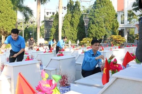 Tổng Liên đoàn Lao động Việt Nam phát động 'Nhắn tin tri ân liệt sĩ'