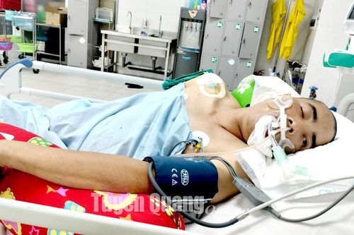 Anh Hứa Văn Quốc cần sự giúp đỡ của cộng đồng