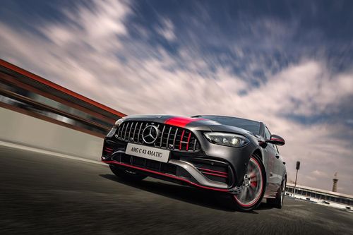 Xe thể thao Mercedes-AMG C 43 4MATIC được lắp ráp tại Việt Nam, giá bán 2,960 tỷ đồng