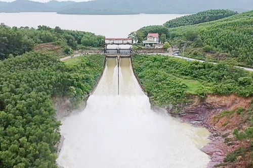 Hà Tĩnh: Đảm bảo an toàn cho người và công trình xây dựng trong mùa mưa, bão