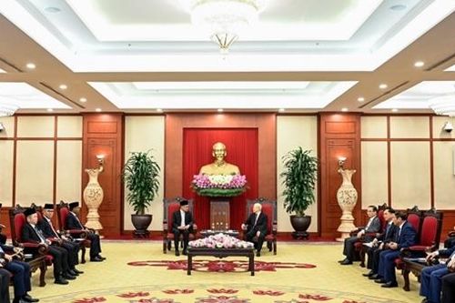 Tổng Bí thư Nguyễn Phú Trọng tiếp Thủ tướng Malaysia Anwar Ibrahim