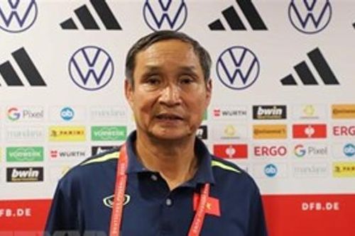 HLV Mai Đức Chung đi vào lịch sử World Cup