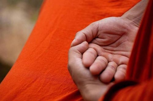 Vỡ mộng, vợ bỏ đi tu ngay sau đám cưới và nỗ lực ly hôn sau 10 năm