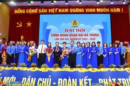 Bà Nguyễn Thị Kim Dung tái đắc cử Chủ tịch Liên đoàn Lao động quận Hai Bà Trưng