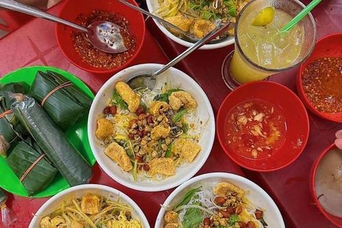 Khám phá ngay ẩm thực xứ Huế với những món ăn thơm ngon, tròn vị và địa chỉ tham khảo (P1)