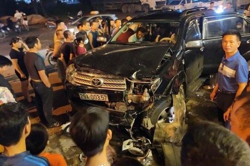 Danh tính lái xe ô tô tông trực diện xe máy chở 3 người tại huyện Chương Mỹ