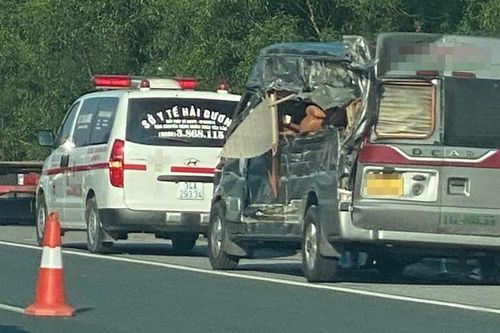 Va chạm giữa tô khách và xe hút rác trên cao tốc Hà Nội - Hải Phòng, 2 người tử vong